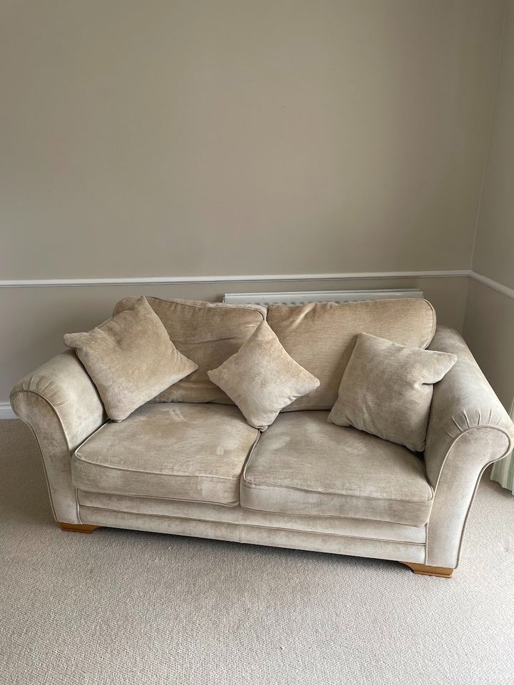 Cream Sofa Suite with X2 TwoSeaters, 1 Armchairs and Footstool