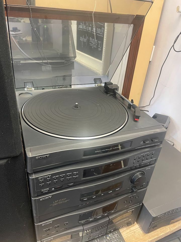 Sony LBT-D307 HIFI System In Great Condition with Remote