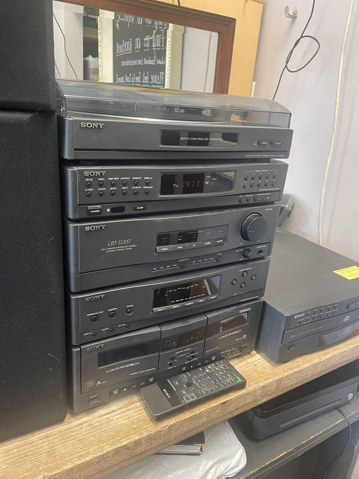 Sony LBT-D307 HIFI System In Great Condition with Remote