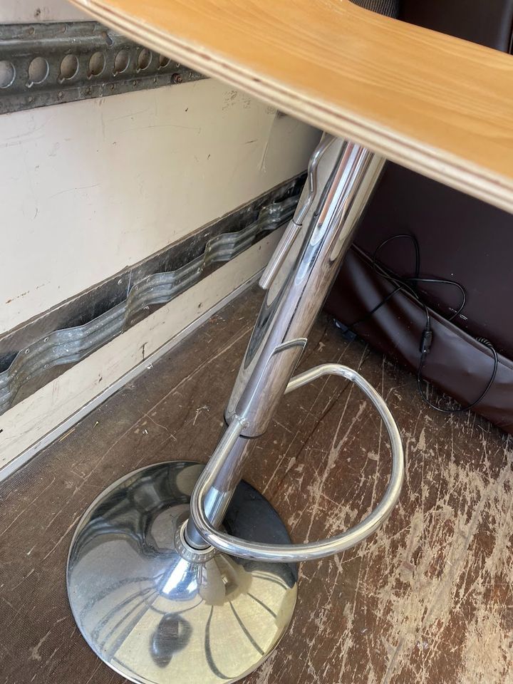 Wood/Chrome Gas Lift Bar Stool